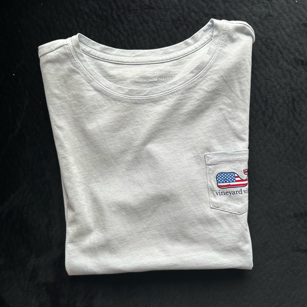 Vineyard vines tshirt